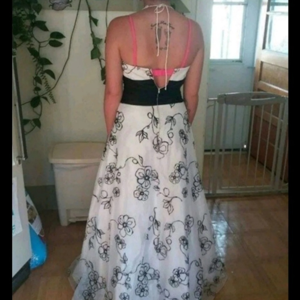 Prom dress - Picture 4 of 4